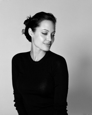 Angelina Jolie pic #404276
