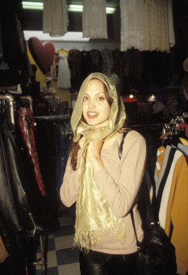 Angelina Jolie pic #404267
