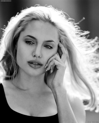 Angelina Jolie pic #404243