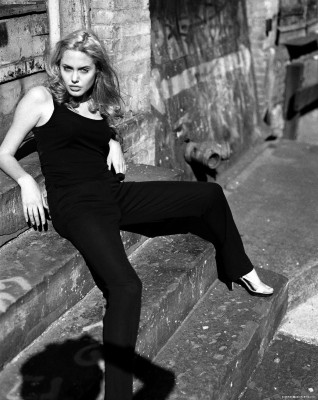Angelina Jolie pic #213635