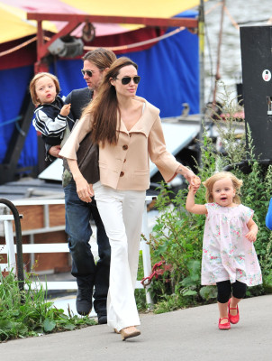 Angelina Jolie pic #397498