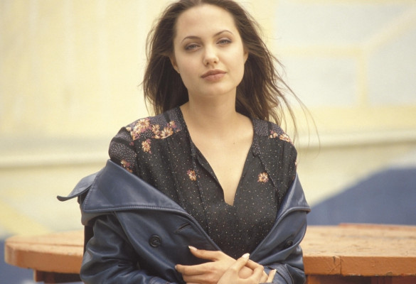 Angelina Jolie pic #404253
