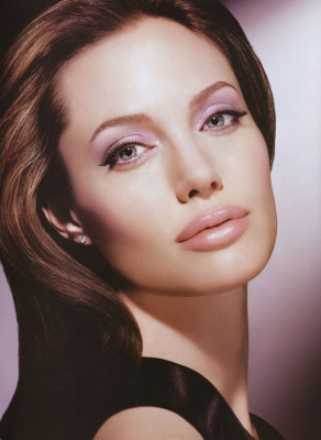Angelina Jolie pic #126134