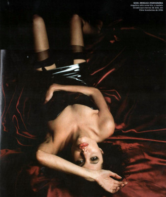 Angelina Jolie pic #111143