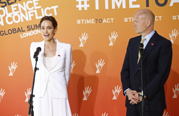 Angelina Jolie pic #713489