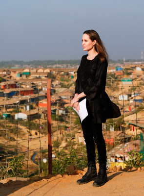 Angelina Jolie pic #1110248