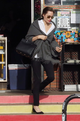Angelina Jolie pic #1094637