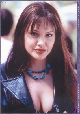 Angelina Jolie pic #213568