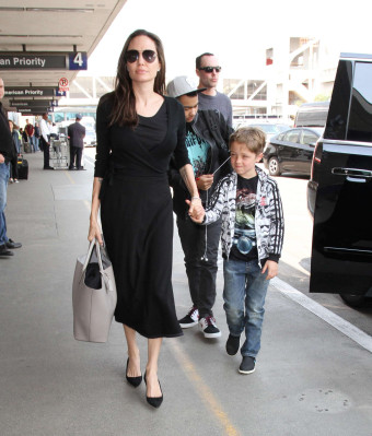 Angelina Jolie pic #859647