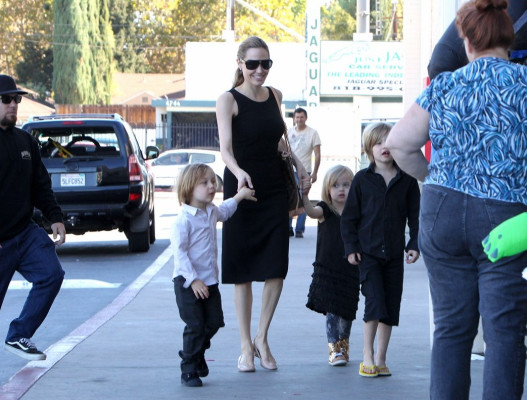 Angelina Jolie pic #548489