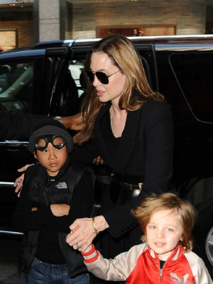 Angelina Jolie pic #600088