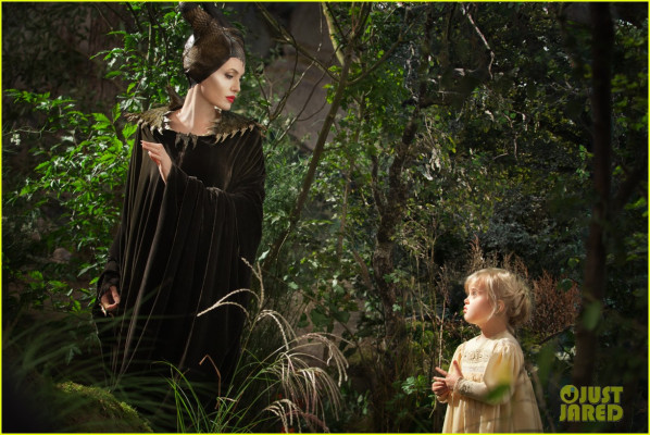 Angelina Jolie pic #681718