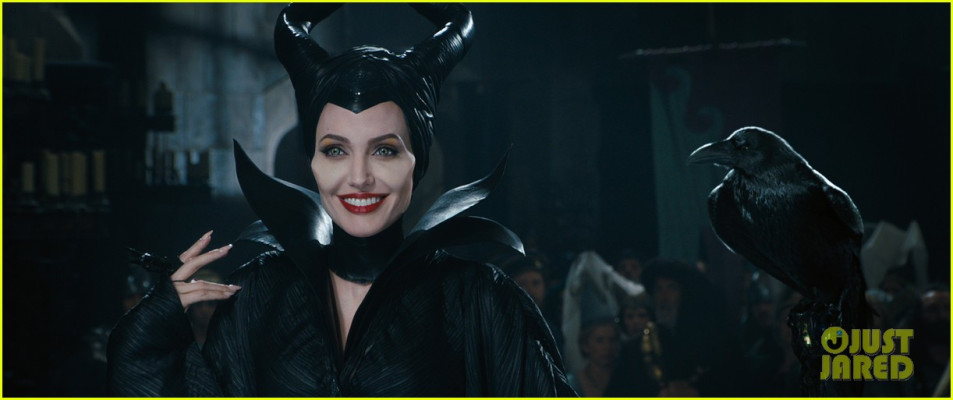 Angelina Jolie pic #681724