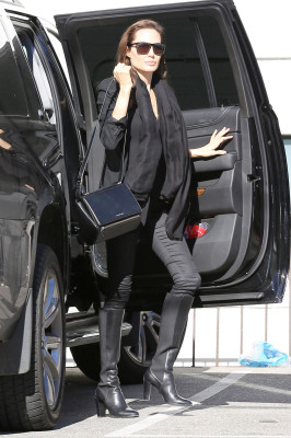 Angelina Jolie pic #753447