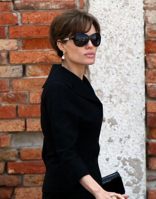Angelina Jolie pic #422077