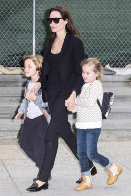 Angelina Jolie pic #759636