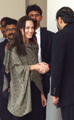 Angelina Jolie pic #523384