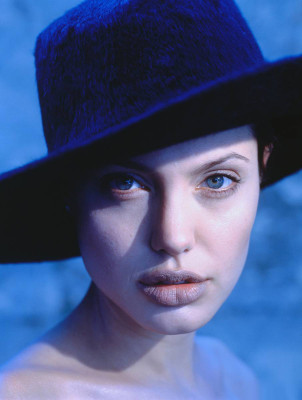 Angelina Jolie pic #395171