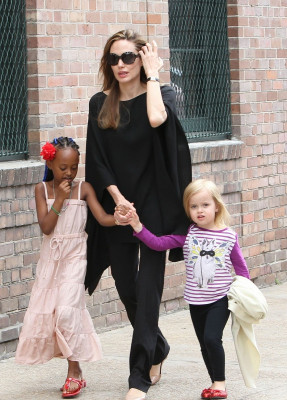Angelina Jolie pic #459655