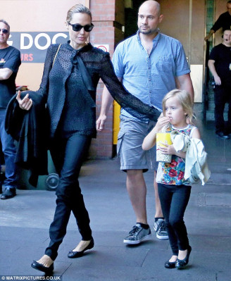 Angelina Jolie pic #652791