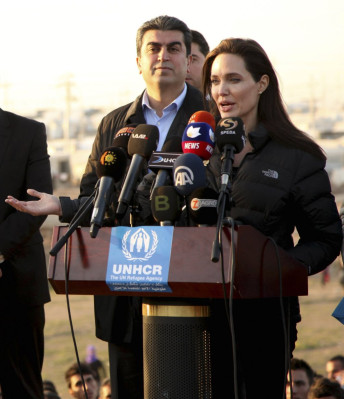 Angelina Jolie pic #757564