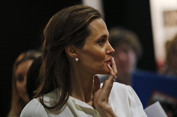 Angelina Jolie pic #713478
