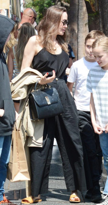 Angelina Jolie pic #1154042