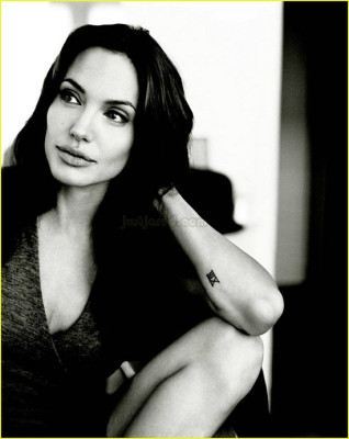 Angelina Jolie pic #84483