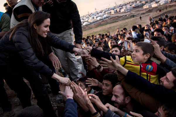 Angelina Jolie pic #759435