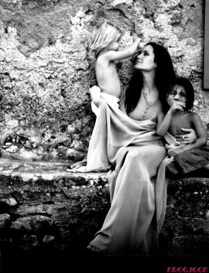 Angelina Jolie pic #113547