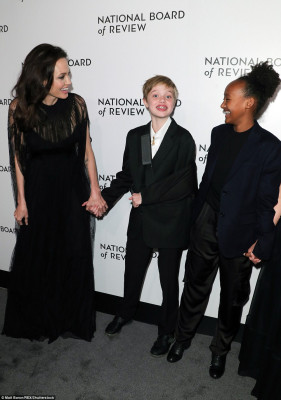 Angelina Jolie pic #997053