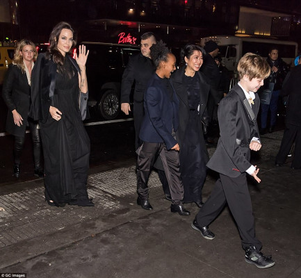 Angelina Jolie pic #997058