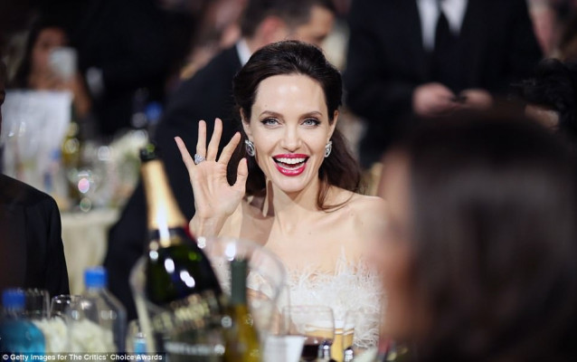 Angelina Jolie pic #997879