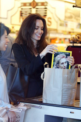 Angelina Jolie pic #966069