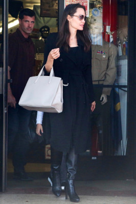 Angelina Jolie pic #955924