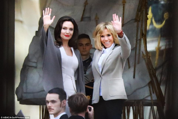 Angelina Jolie pic #1004174