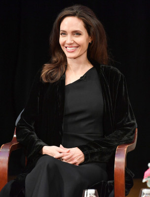 Angelina Jolie pic #990181