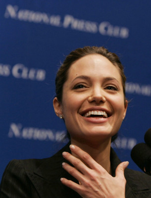 Angelina Jolie pic #221121