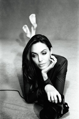 Angelina Jolie pic #699151