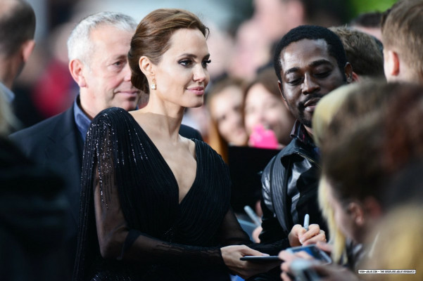 Angelina Jolie pic #698551