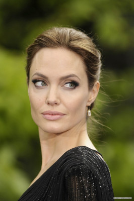 Angelina Jolie pic #698528