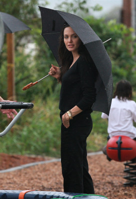 Angelina Jolie pic #225440