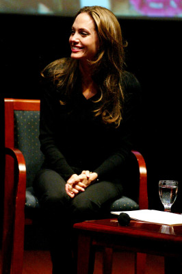 Angelina Jolie pic #224772