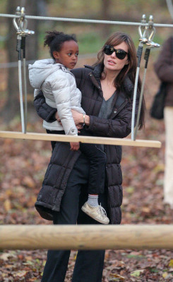 Angelina Jolie pic #307645