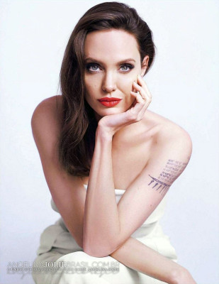Angelina Jolie pic #1015679