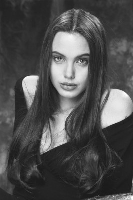 Angelina Jolie pic #119330