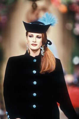 photo 6 in Angie Everhart gallery [id1331621] 2023-08-14 00:00:00