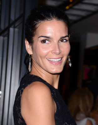 Angie Harmon pic #618747