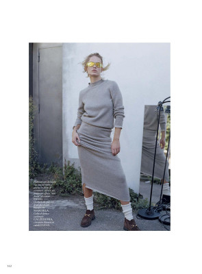 photo 3 in Anna Ewers gallery [id1371308] 2025-05-11 00:00:00