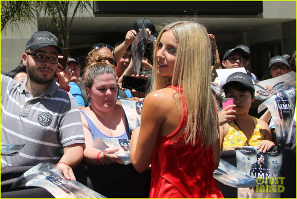 Annabelle Wallis pic #935702